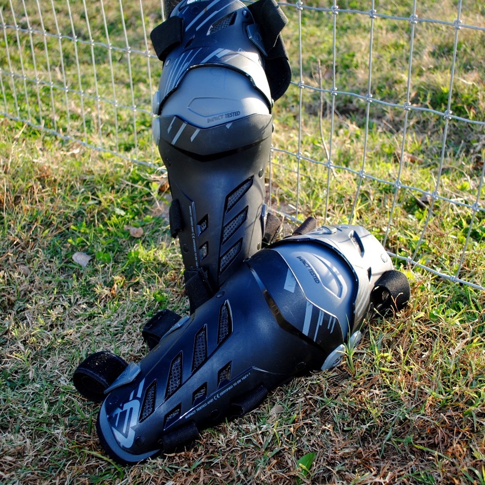 Leatt Dual Axis Motocross Knee & Shin Guard